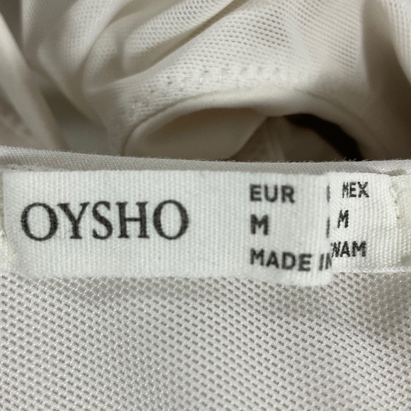 Oysho White Strappy Back Sports Bra Medium Crisscross Stretch Workout Top - Picture 11 of 12